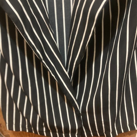 NWOT Black with White Stripes top - Picture 3 of 9
